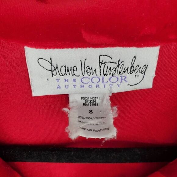 Vintage Diane Von Furstenberg Women's Red Embossed Velvet Button Top Shirt Small - Picture 2 of 4